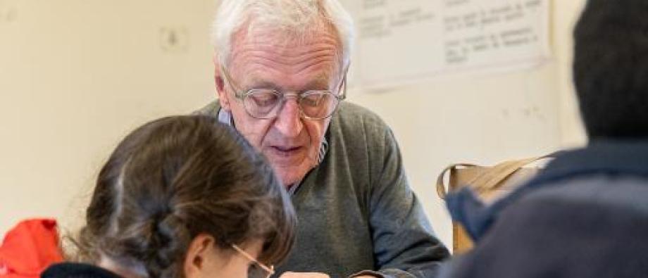 Jacques, bénévoles à l'écoles des devoirs