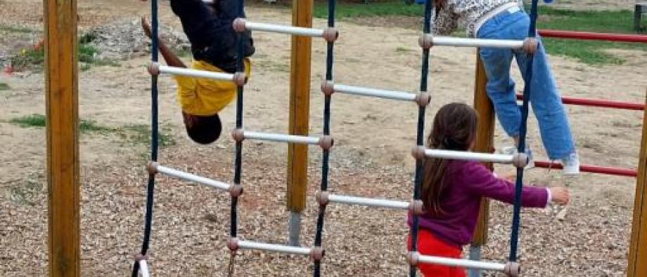 Enfants plaine de jeux