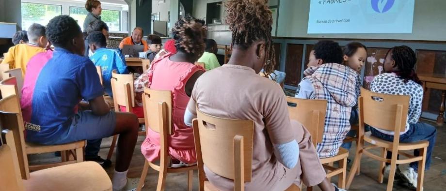 Les enfants n'ont eu aucun mal à accrocher: l'échange était ludique et participatif.
